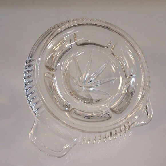 Vintage Clear Glass Hand Juicer Citrus Reamer w Pour Spout Handle - Picture 9 of 10